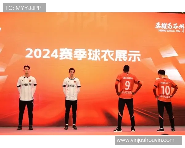 追逐绿茵梦想与荣耀足球星光之路全景解析与球迷情感共鸣 追逐绿茵梦想与荣耀足球星光之路全景解析与球迷情感共鸣